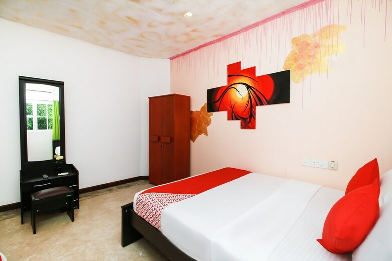 Oyo 242 Dhanamuthu Hotel And Banquets