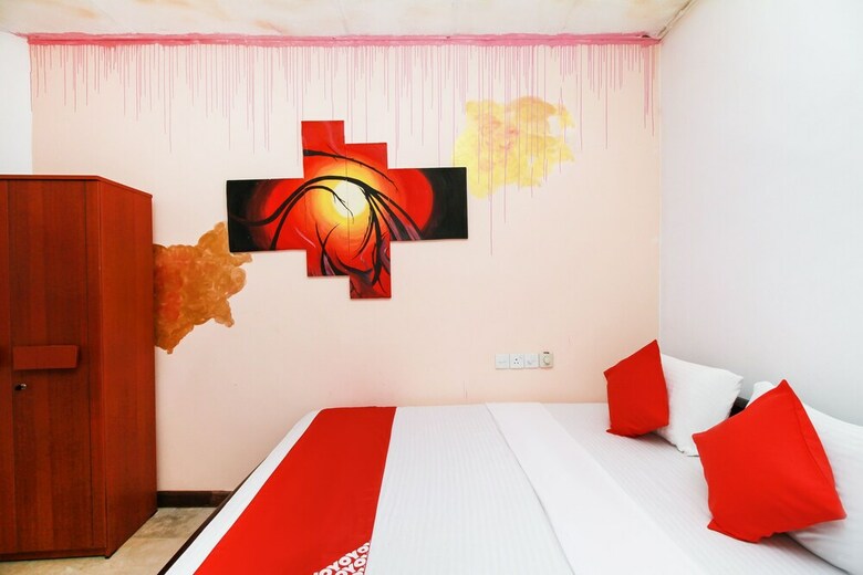 Oyo 242 Dhanamuthu Hotel And Banquets