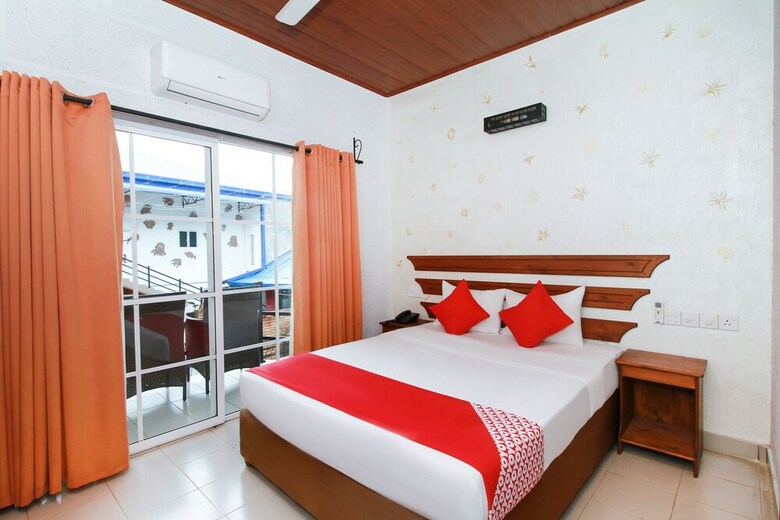 Oyo 242 Dhanamuthu Hotel And Banquets