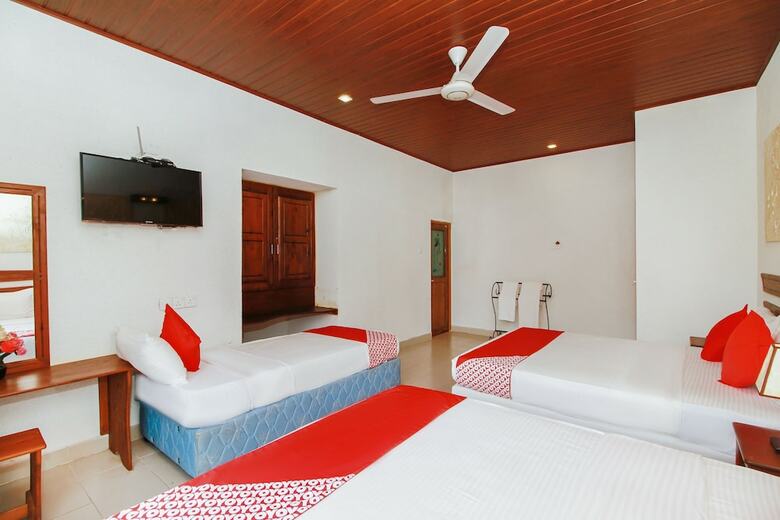 Oyo 242 Dhanamuthu Hotel And Banquets