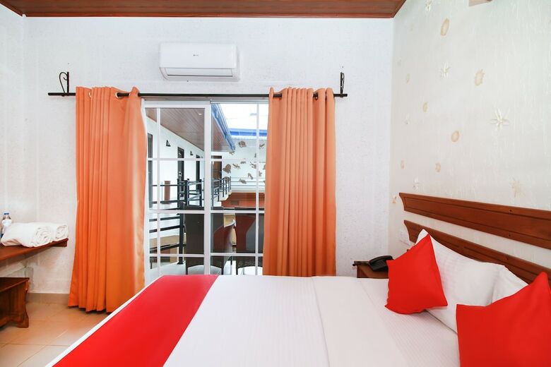 Oyo 242 Dhanamuthu Hotel And Banquets