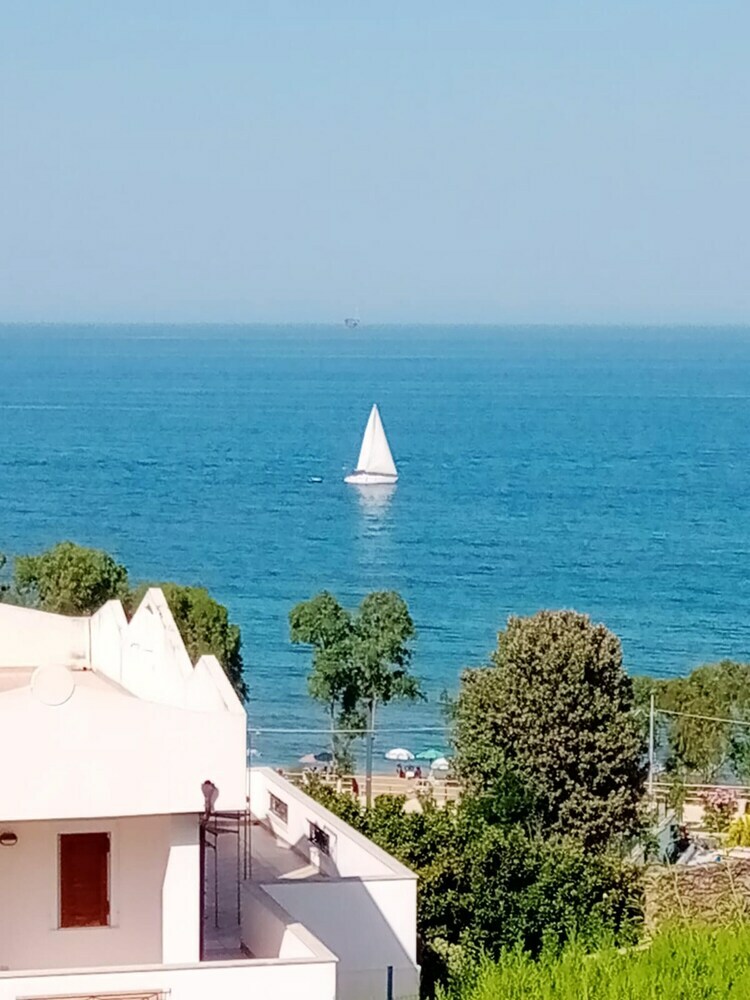 Apartamento Studio In Crotone, With Terrace And Wifi - 500 M From The Beach