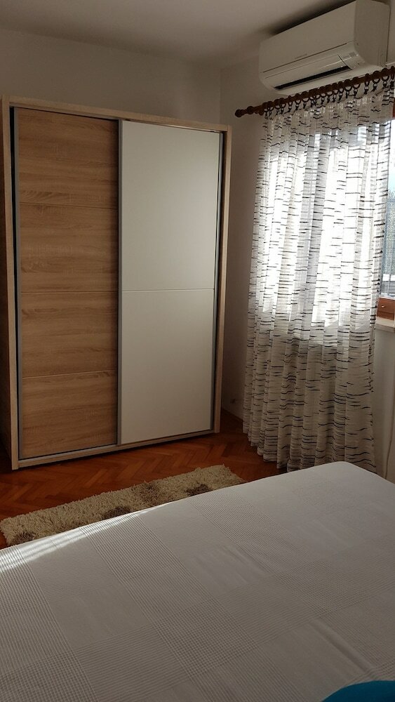 Apartment Leo