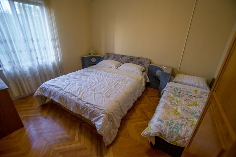 Apartments Nada-on Quiet Location In Center Of Starigrad