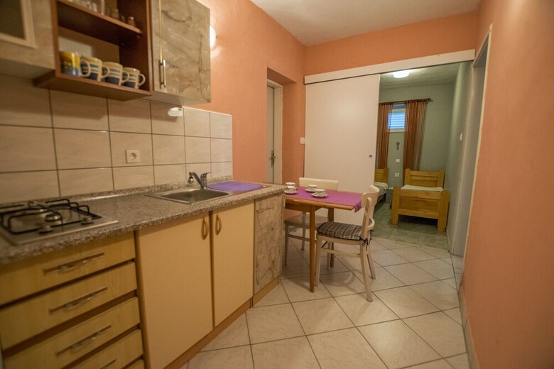 Apartments Nada-on Quiet Location In Center Of Starigrad