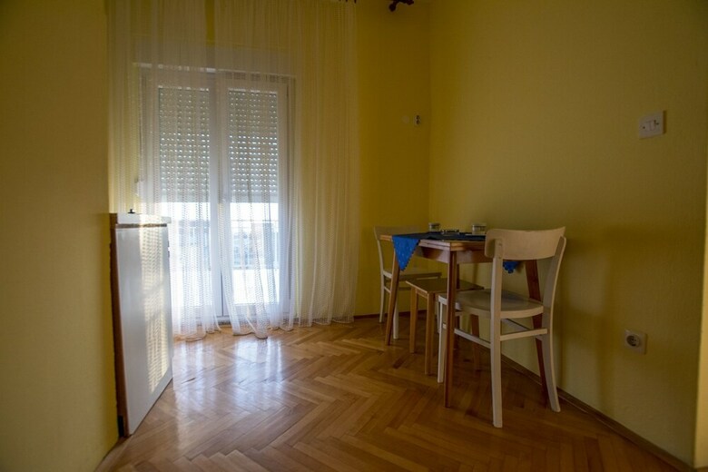Apartments Nada-on Quiet Location In Center Of Starigrad