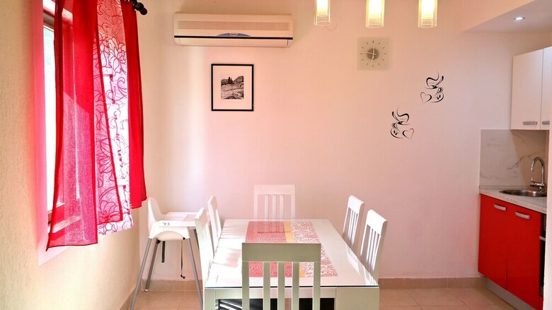 Apartments Holek