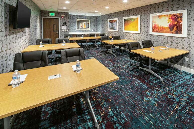 Hotel Hampton Inn & Suites Santa Maria