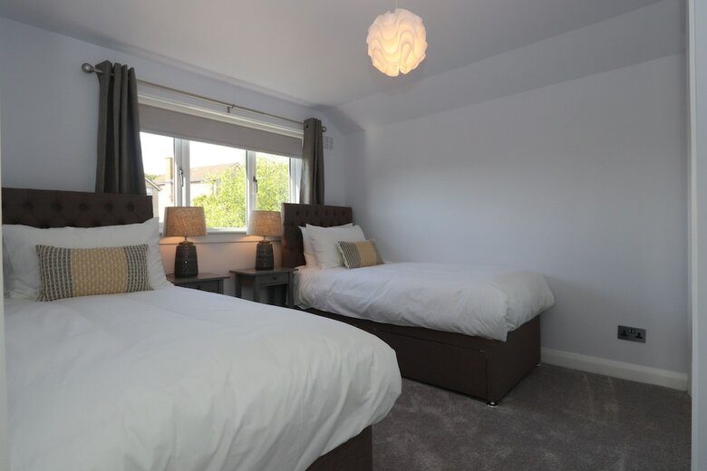 Dunfermline Luxury 3 Bedroom House