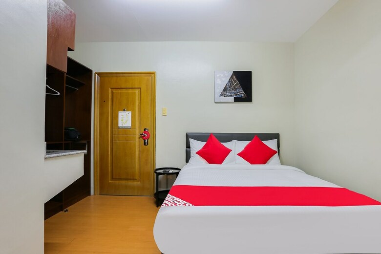 Hotel Oyo 190 Anglo Residences