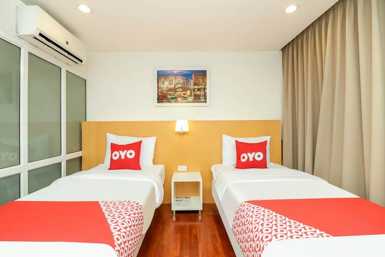 Oyo 225 Premier Place Hotel