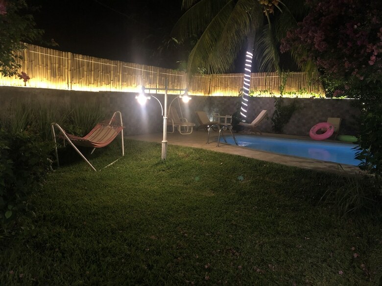 Villa With Heated Pool / Piscine Chauffee