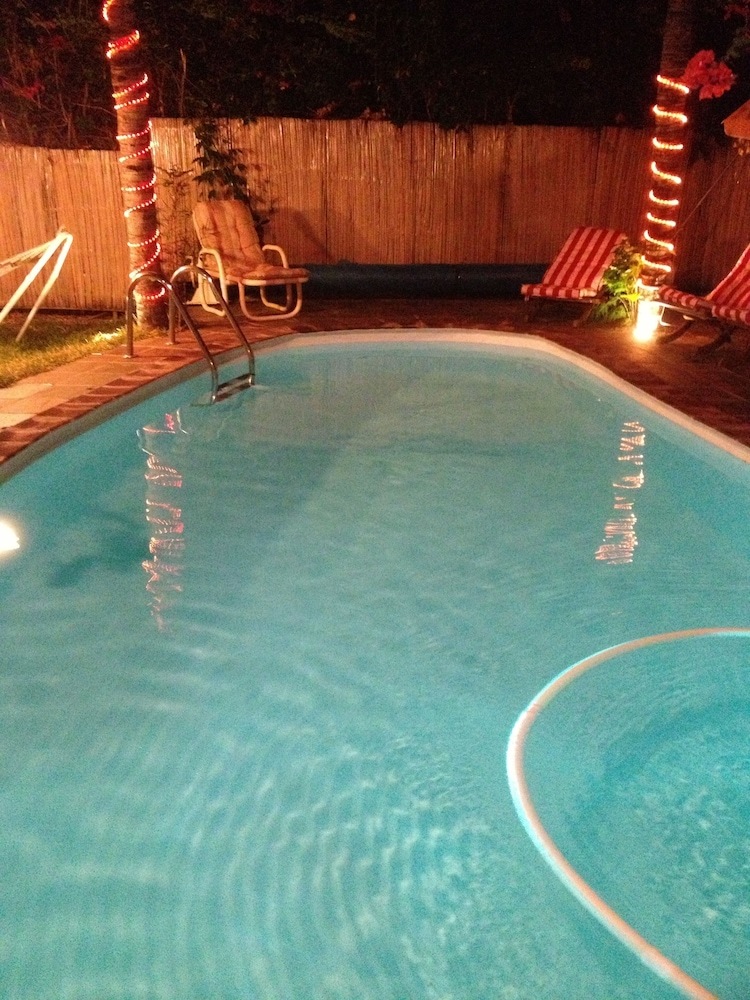 Villa With Heated Pool / Piscine Chauffee
