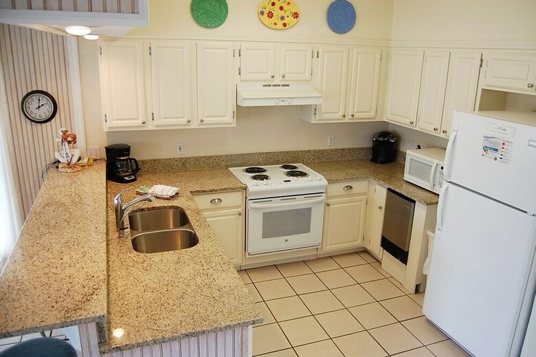 Hayley House Beachside 12 - Four Bedroom Vacation Home