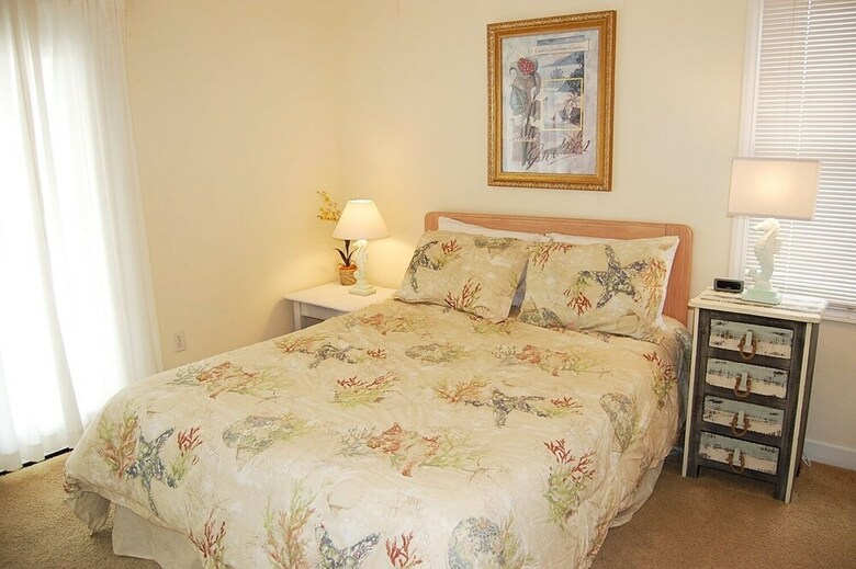 Hayley House Beachside 12 - Four Bedroom Vacation Home