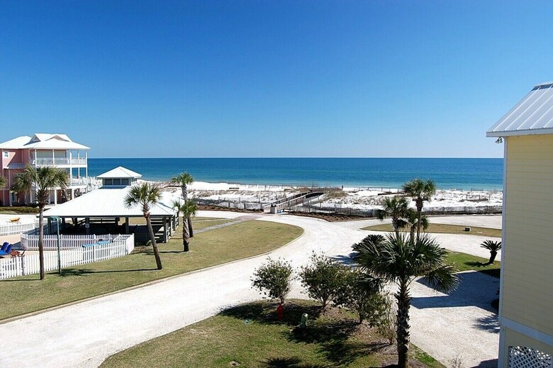 Hayley House Beachside 12 - Four Bedroom Vacation Home