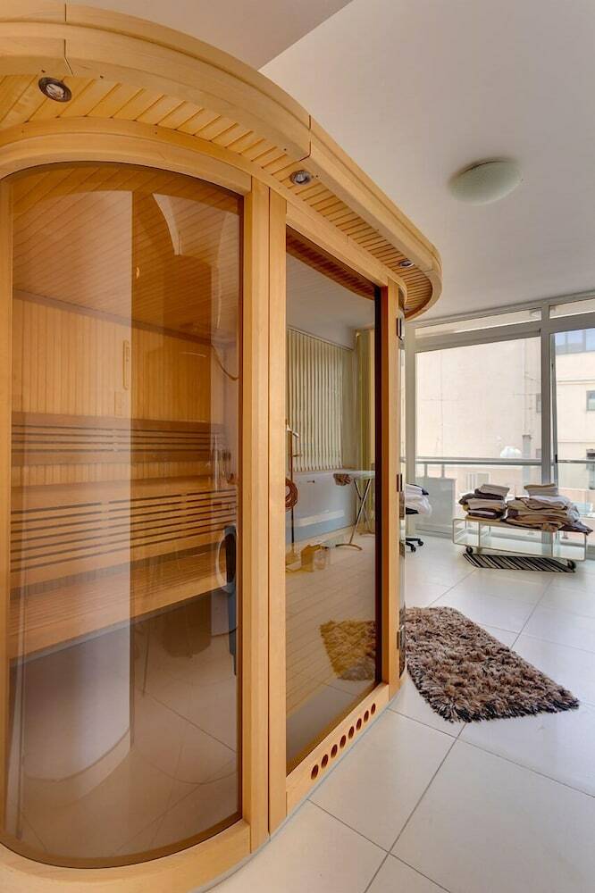 Contemporary, Luxury Apartment With Valletta And Harbour Views