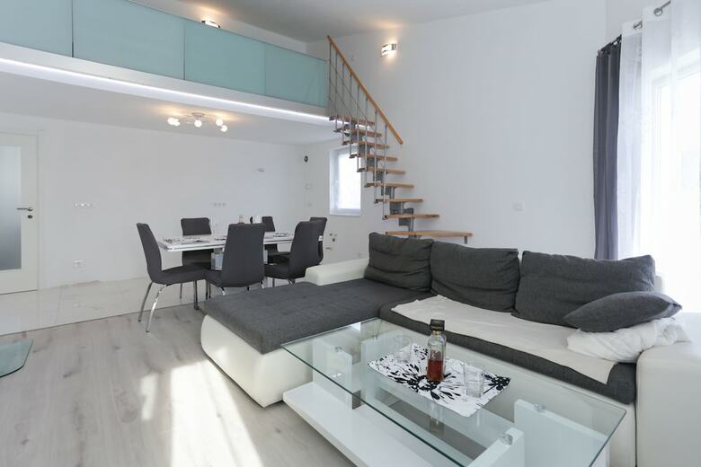 House Ivica