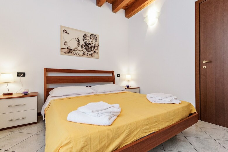 Apartamento Peschiera - Martiri Del Lavoro
