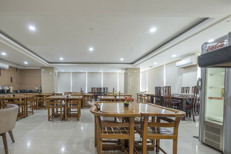 Oyo 1114 Hotel Denpasar Makassar