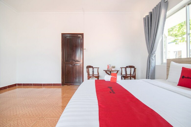 Hotel Reddoorz Plus Near Bai Truoc