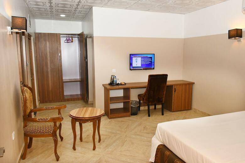 Hotel Goodview Suites& Apartments