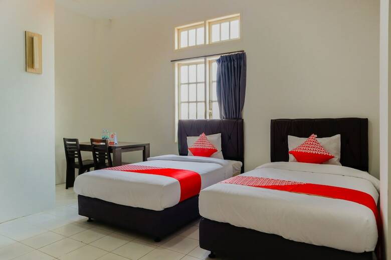 Hotel Oyo 1111 Passer Baroe Inn