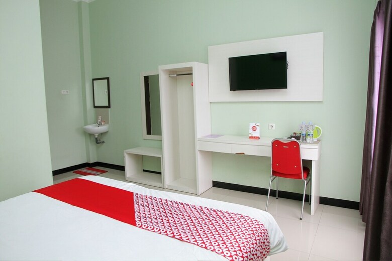 Oyo 1138 Purple Hotel