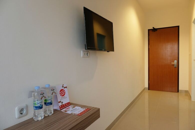 Oyo 1138 Purple Hotel