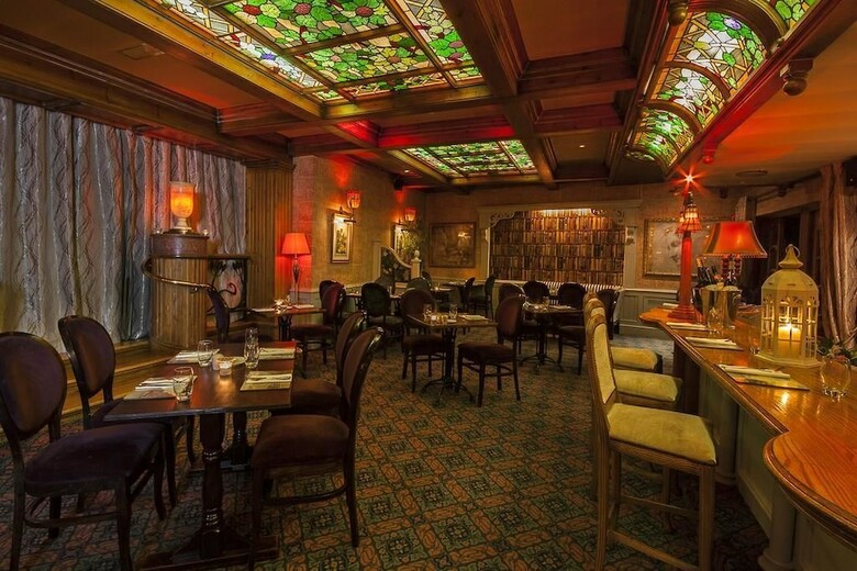 Greville Arms Hotel
