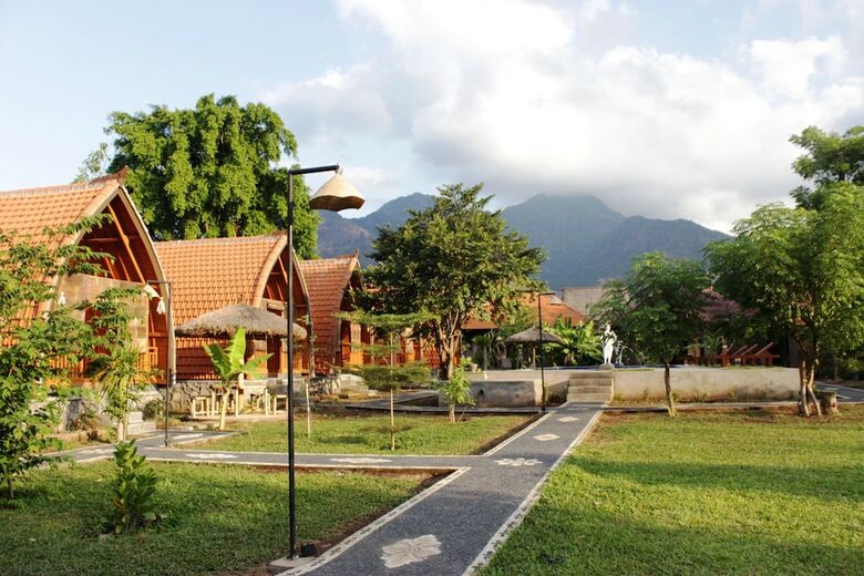 Bed & Breakfast Kubu Padi Wooden House