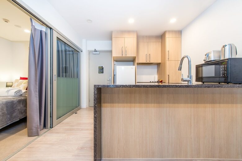 Jht - 2 Brm Apartment Level 5, Opposite To Skytower