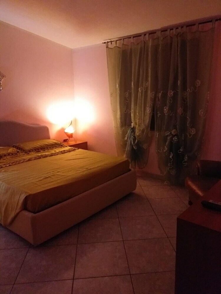 Apartment With 2 Bedrooms In Quartu Sant'elena, With Wifi