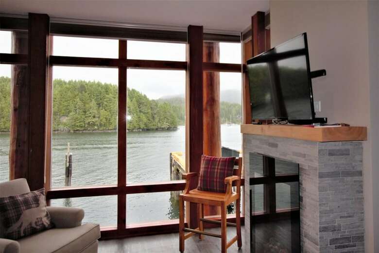 Wharf Watch At Whiskey Landing - Waterfront Studio