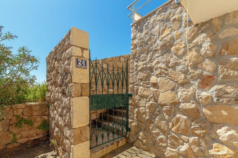 Hedera Estate, House Hedera IV