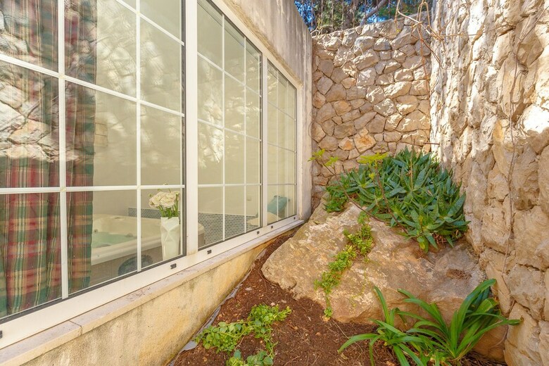 Hedera Estate, House Hedera IV