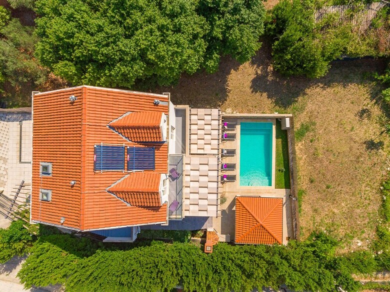 Hedera Estate, Villa Hedera X