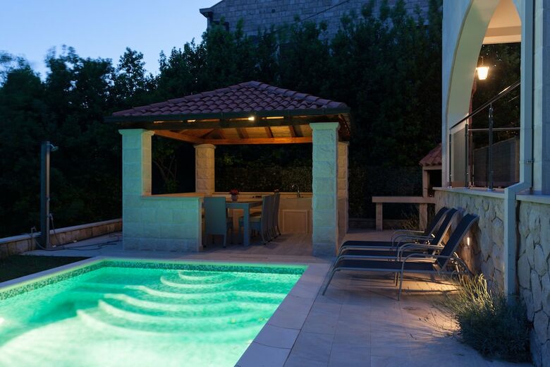 Hedera Estate, Villa Hedera X