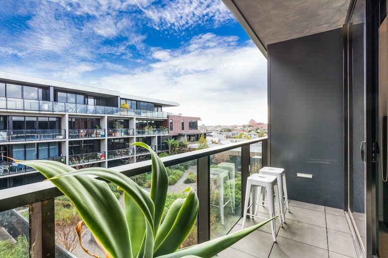 Elegant 1 Bed 1 Bath Apartment, Free Parking