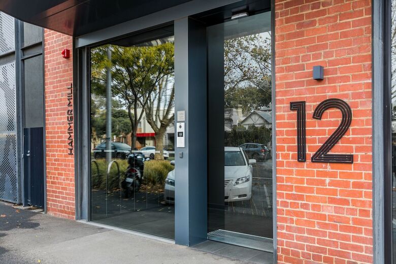 Elegant 1 Bed 1 Bath Apartment, Free Parking