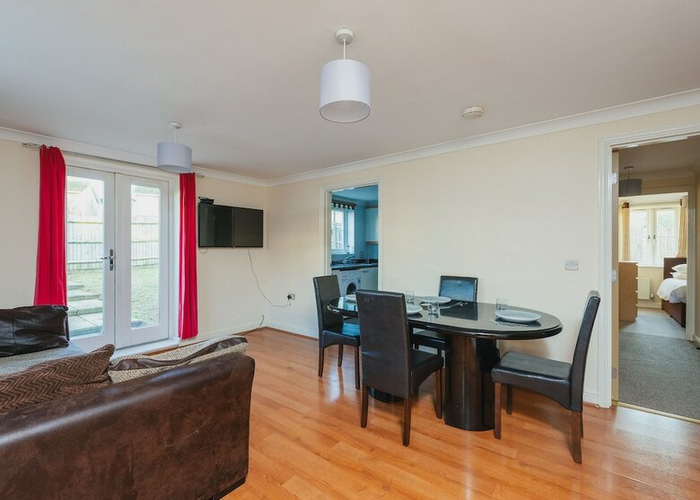 Business Park Apartments (Peymans)