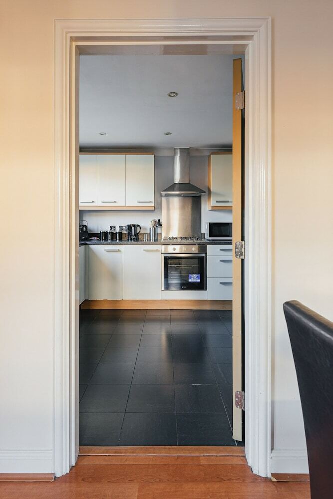 Business Park Apartments (Peymans)