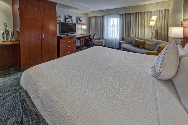 Hotel Courtyard By Marriott Alexandria