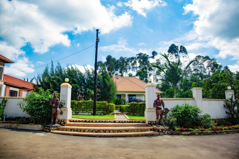 Kakiri Gardens & Hotel