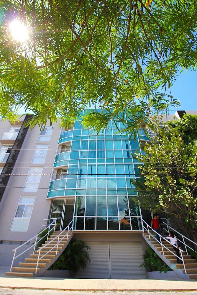 Apartamentos Riviera Towers 2br & Pool