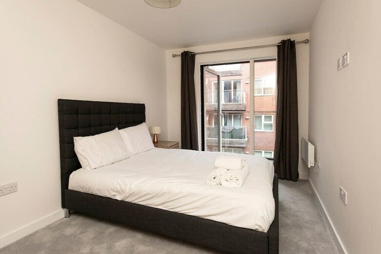 Fantastic 2 Bedroom Apartment In Manchester