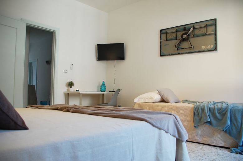 Hotel Bari Rooms Central Station