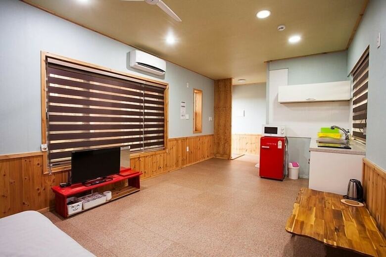 Seogwipo Red Piano Pension
