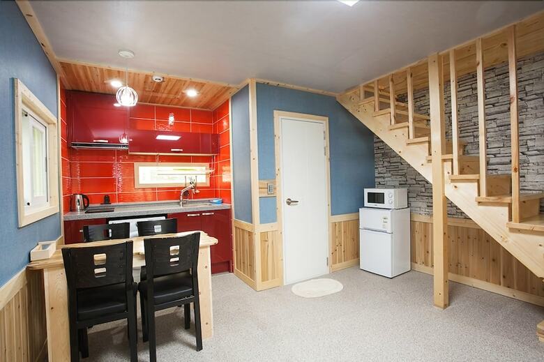 Seogwipo Red Piano Pension