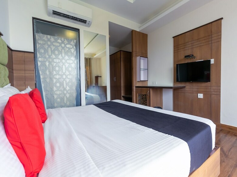 Capital O 26351 Hotel Classic Residency